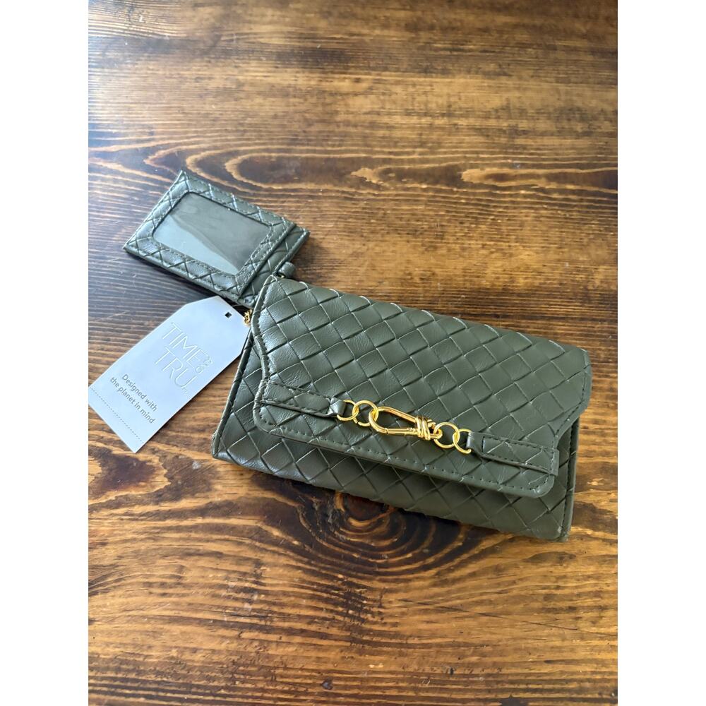Time And Tru Olive Green Woven Wallet And Keychain Card Holder